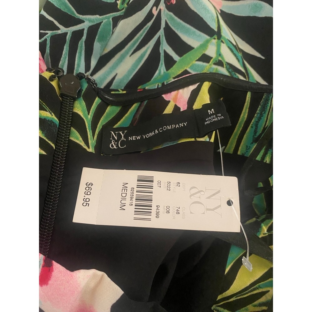 New York & Company Tropical Floral Strapless Romper Black Pink Green Medium - Picture 4 of 4